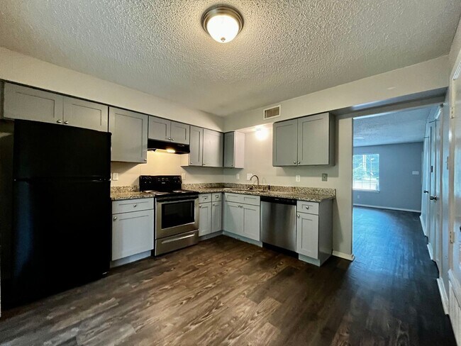 Building Photo - 17 Powhatan Dr