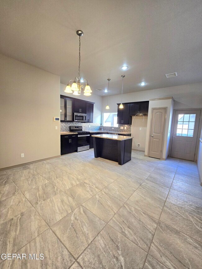 Building Photo - 3857 Loma Cortez Dr