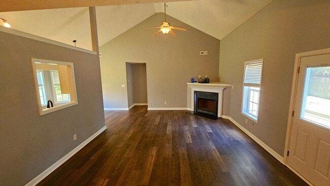 Building Photo - 3 BR 2 BA Aragona Village