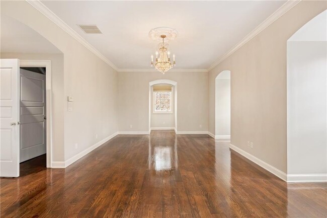 Building Photo - 2485 W Wesley Rd NW