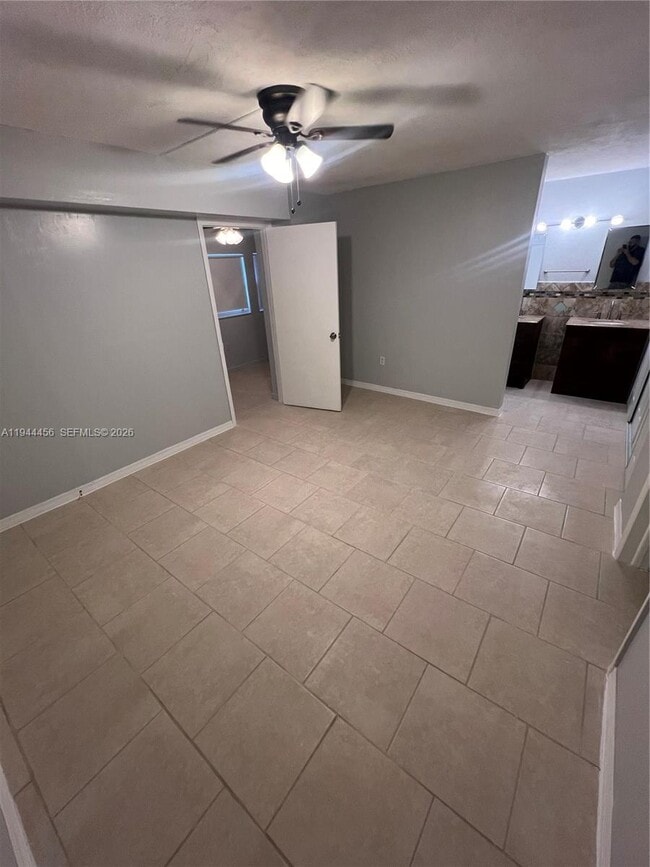 Building Photo - 1515 NE 125th Terrace