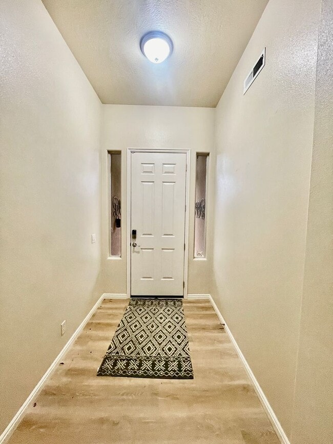 Building Photo - Lovely Pet-Friendly 4-BR Home in Ivins