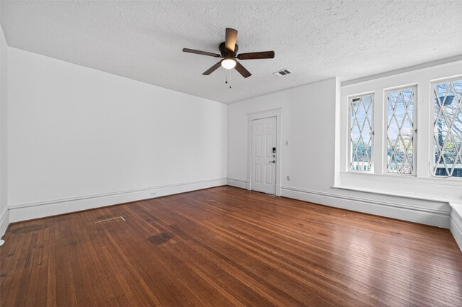 Building Photo - 324 W Alabama St