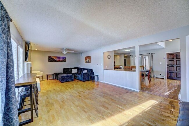 Building Photo - 1020 Lakeside Ct