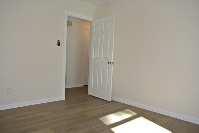 Building Photo - 7911 Greenbush St