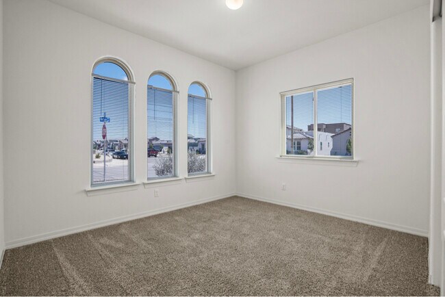 Building Photo - 901 Betton Pl