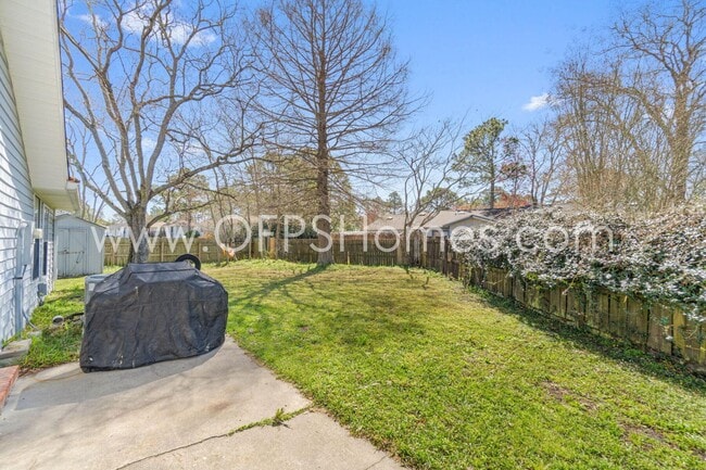Building Photo - 1717 Bennetts End