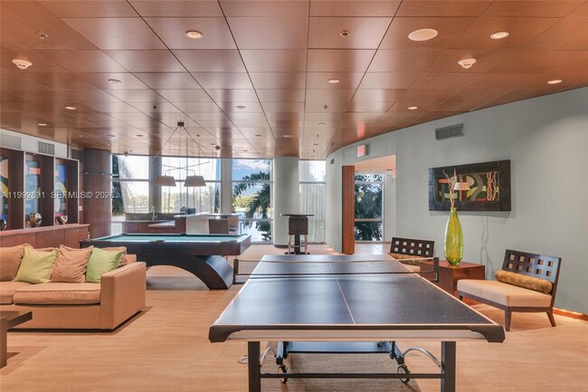 Building Photo - 2681 N Flamingo Rd