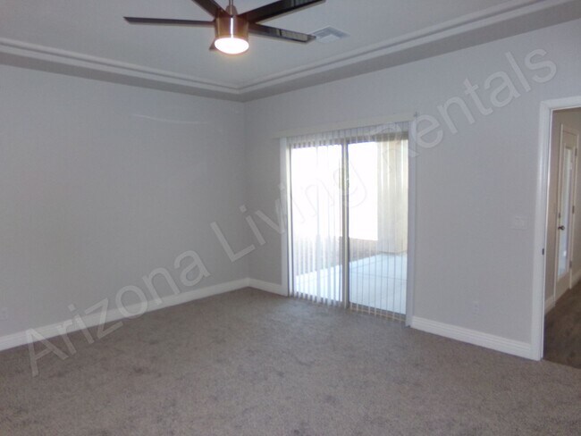 Building Photo - GORGEOUS 3 BEDROOM 2 BATHROOM HOME