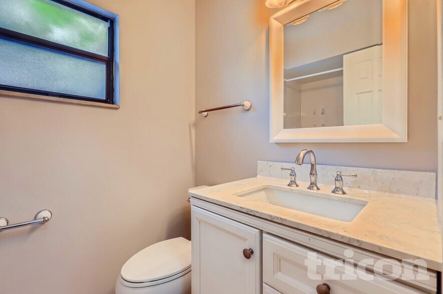 Building Photo - 6804 120th Pl