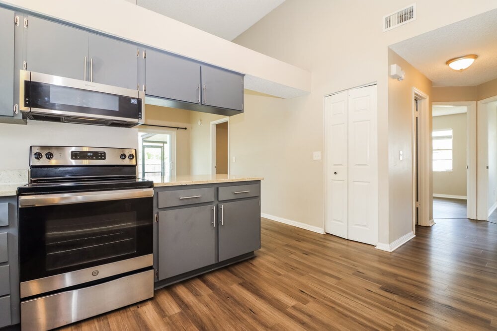 Building Photo - 12832 Dunhill Dr