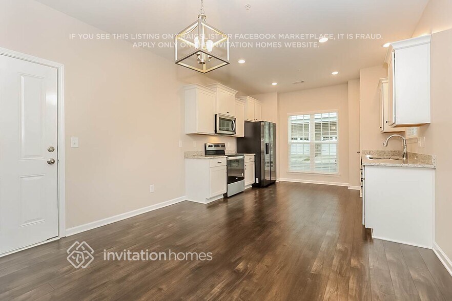 Building Photo - 201 Kinsale Dr