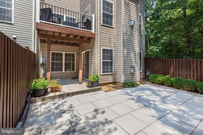 Building Photo - 3826 Elmwood Towne Way