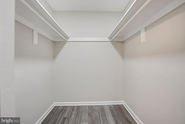 Building Photo - 2815 Lee Oaks Ct