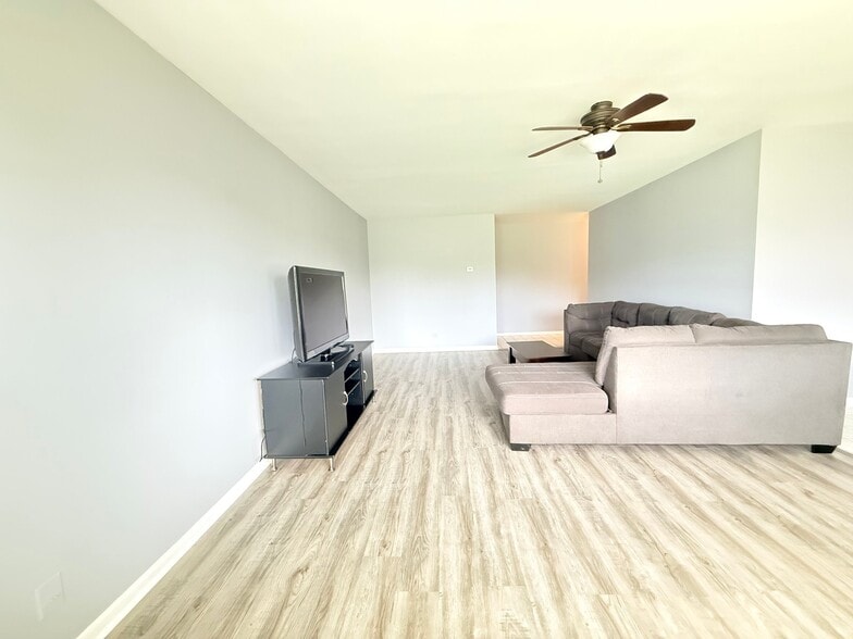 Building Photo - 3108 Roberts Dr