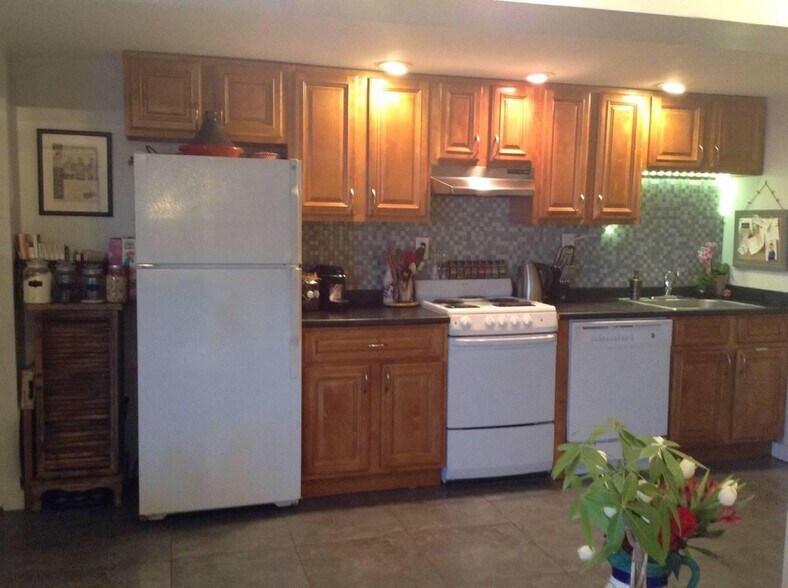 Kitchen - 957 Boulevard E