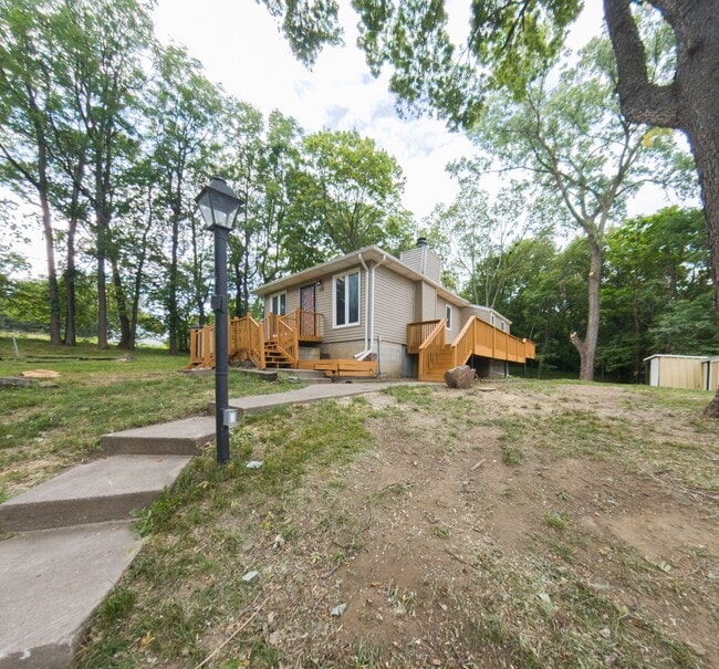 Building Photo - Updated 3 Bedroom 2.5 Bathrooms