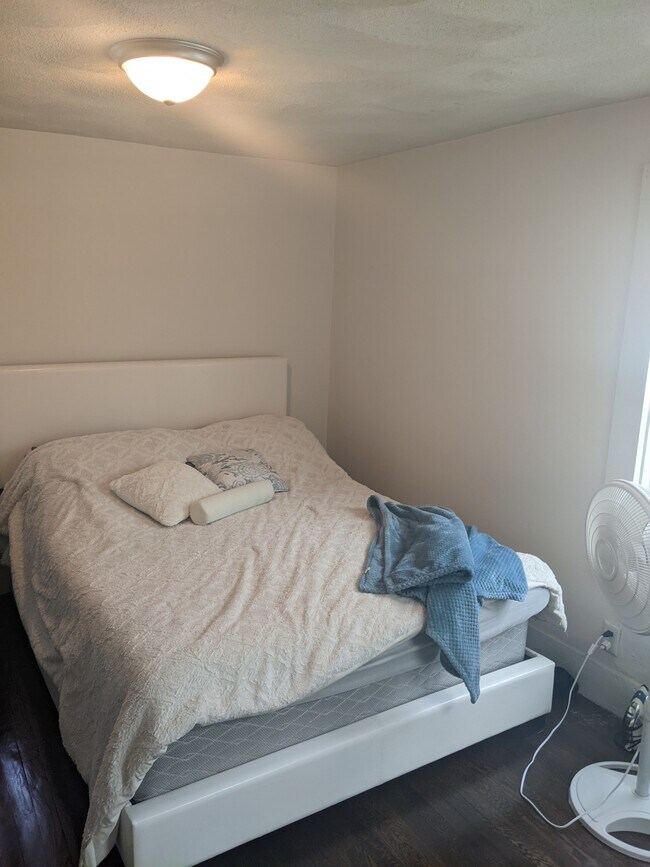12x11 Bedroom - 15 Grove St