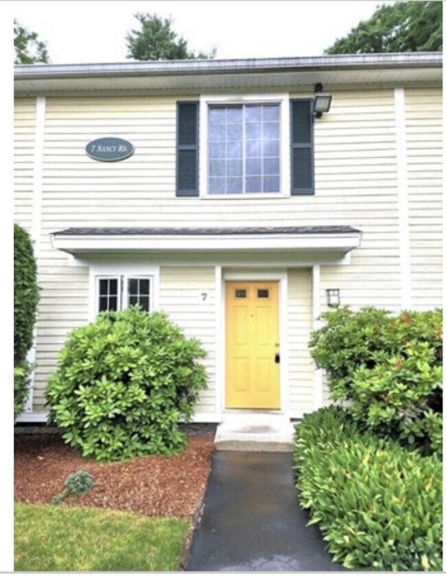 Primary Photo - Beautiful two bedroom townhouse in the quiet town of Easton