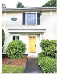 Building Photo - Beautiful two bedroom townhouse in the quiet town of Easton
