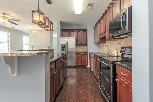 Building Photo - 721 Litty Ct