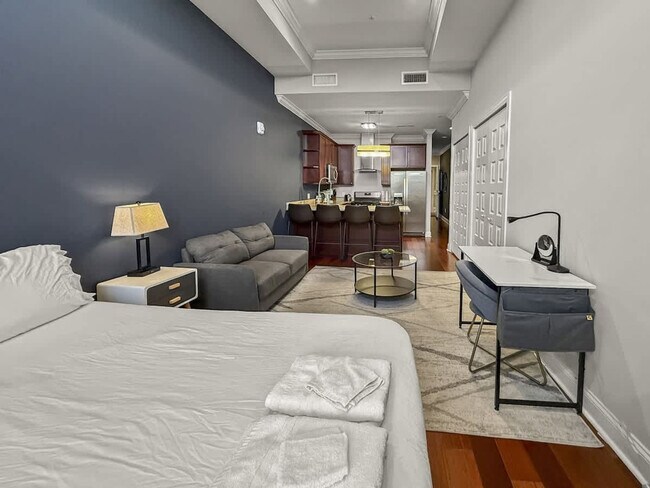 Building Photo - 1421 N 5th St