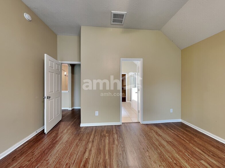 Building Photo - 7612 Misty Lake Ln