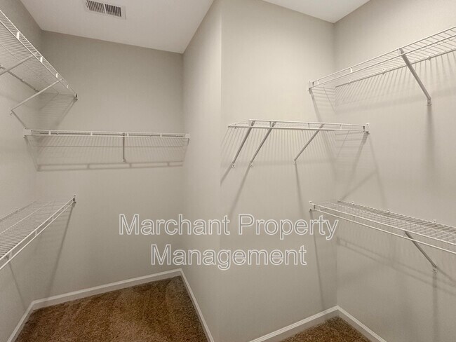 Building Photo - 459 Torrington Dr
