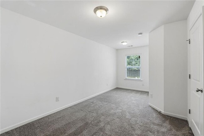 Building Photo - 4987 Longview Walk