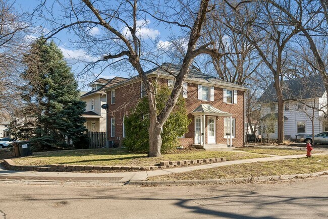 Building Photo - 2100 Sumner St