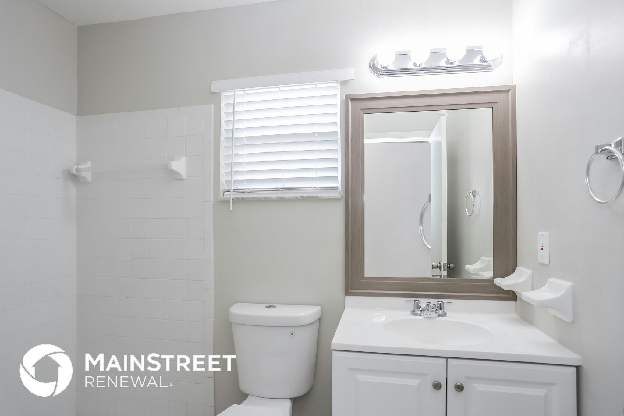 Building Photo - 834 Cinnamon Dr