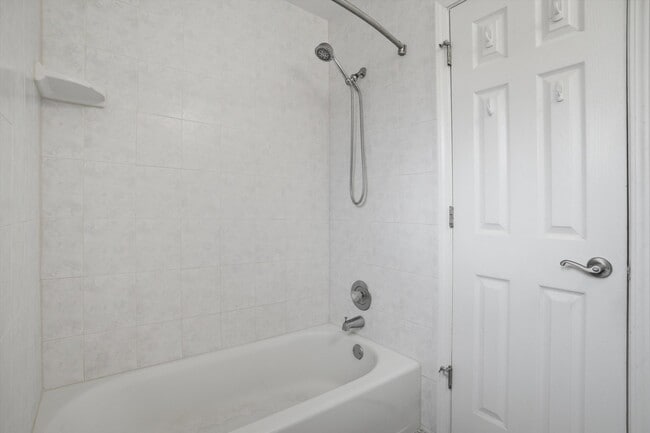 Building Photo - 8912 Windsor Ln