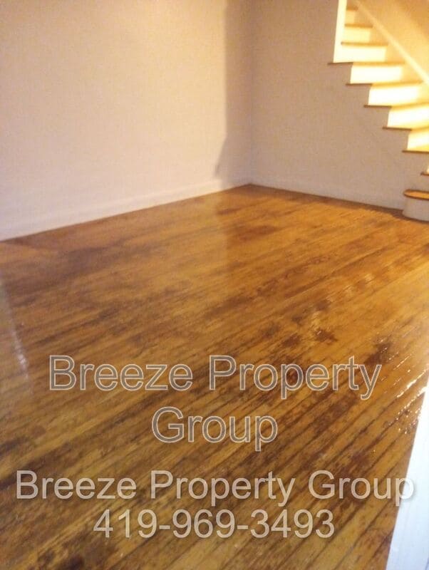 Building Photo - 2920 Elm St