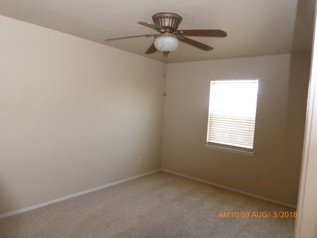 Building Photo - 4302 SW Parkridge Blvd