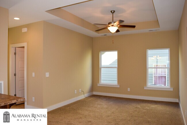 Building Photo - 839 Kent Dr