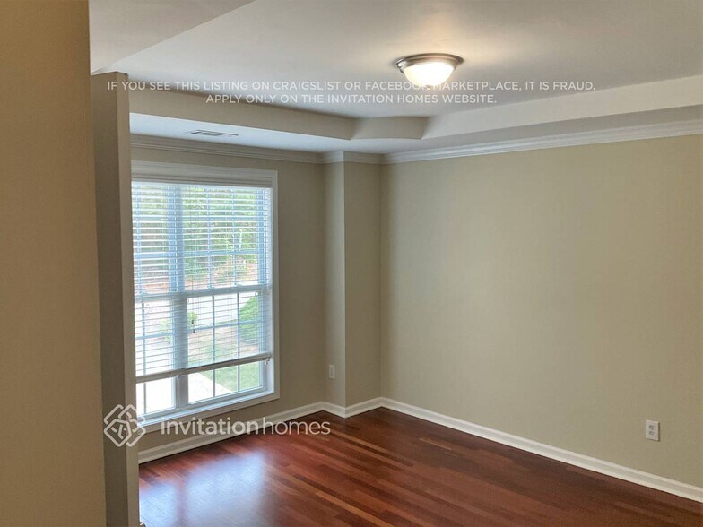 Building Photo - 5571 Boreal Way SW