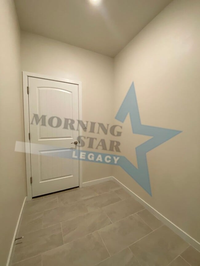 Building Photo - NEWER CONSTRUCTION - MOVE IN READY