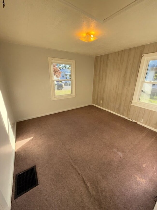 Building Photo - 817 Taylor Avenue, Evansville, IN 47713