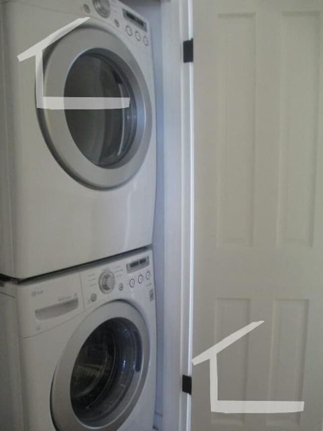 Building Photo - 9/1 Renovated two-level 4BR/2BA near Brighton Center