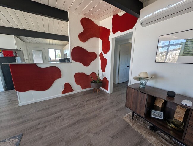 Building Photo - Adorable 2 bedroom 1 bathroom home *** FIRST MONTH DISCOUNTED RENT**