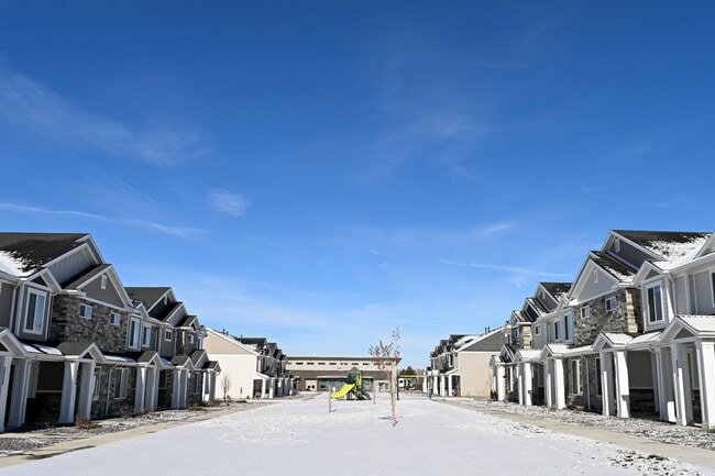 Building Photo - 2254 1180 W