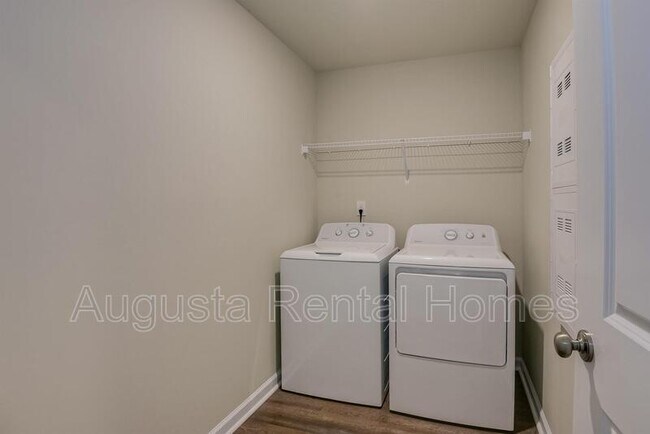 Building Photo - 2506 Otter Run