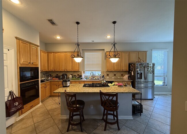 Building Photo - 814 Spring Mist Ct