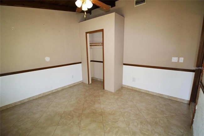 Building Photo - 120 Valmora Dr