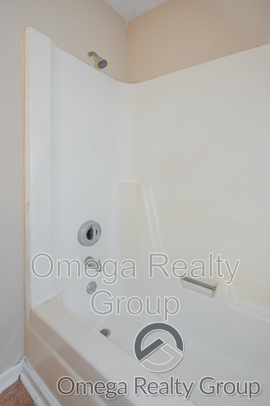 Building Photo - 3328 Meridian St N