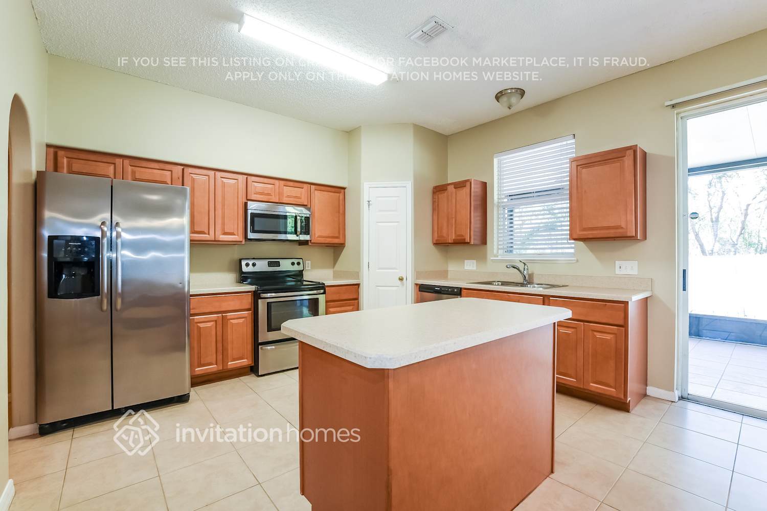 Building Photo - 371 Pebble Ct