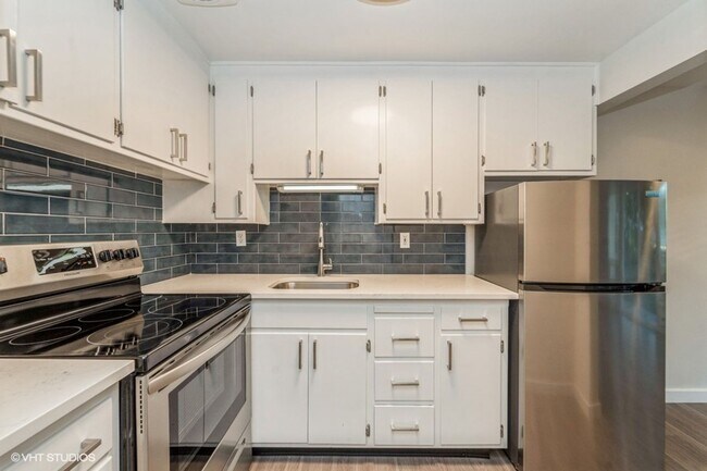 Interior Photo - Van Lloyd Apartments