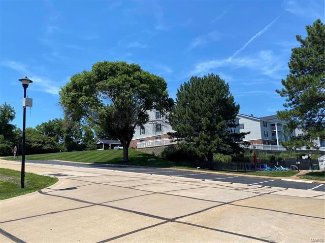 Building Photo - 1202 Creve Coeur Crossing Ln
