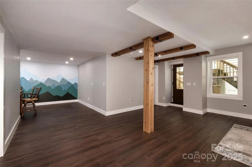 Building Photo - 187 Pine Vlg