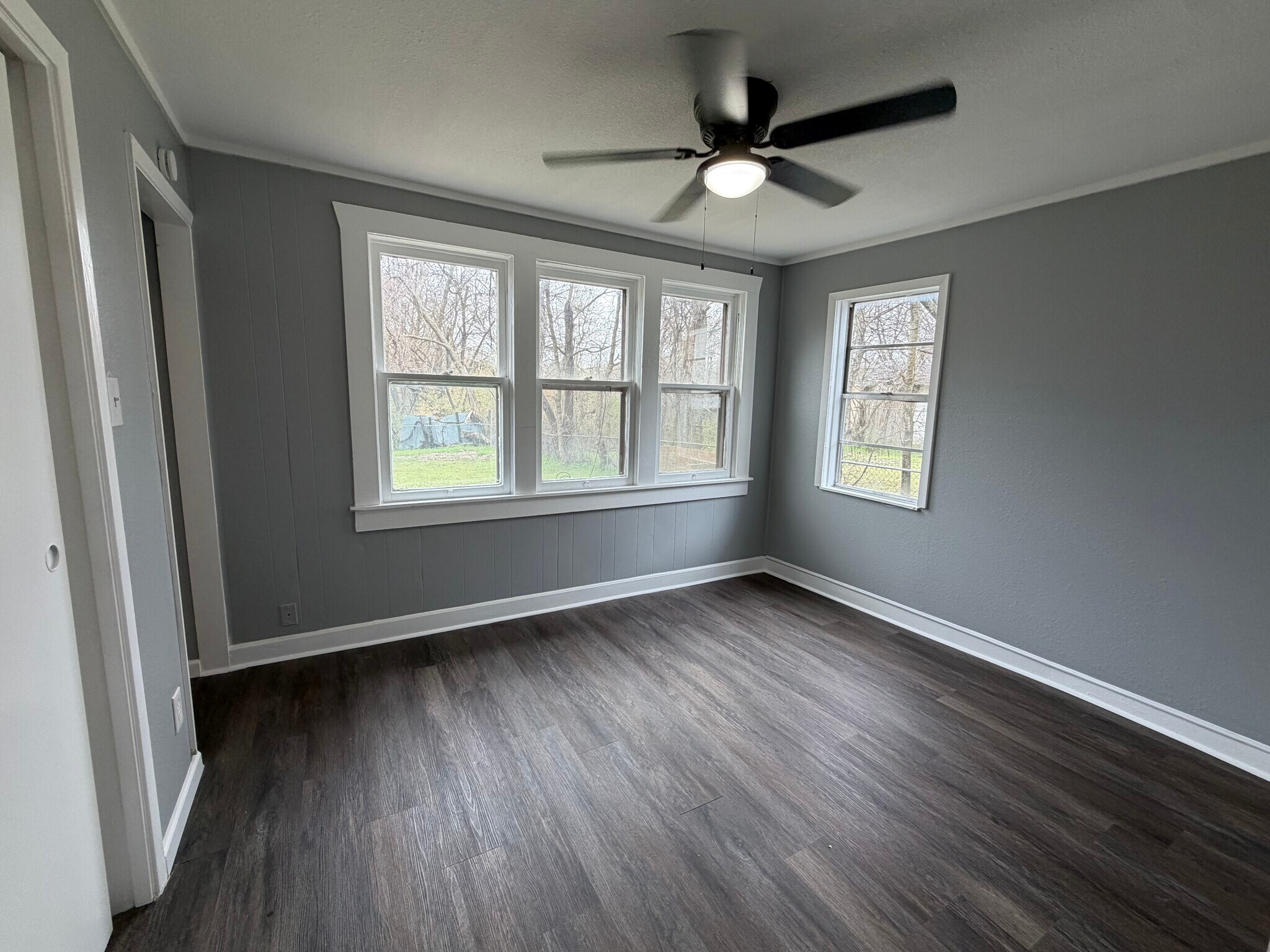 Building Photo - 220 E Morgan St